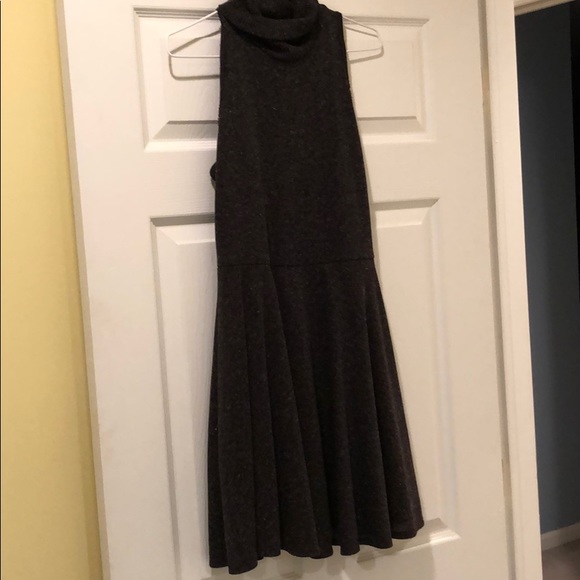 Turtle neck dress - Picture 3 of 3